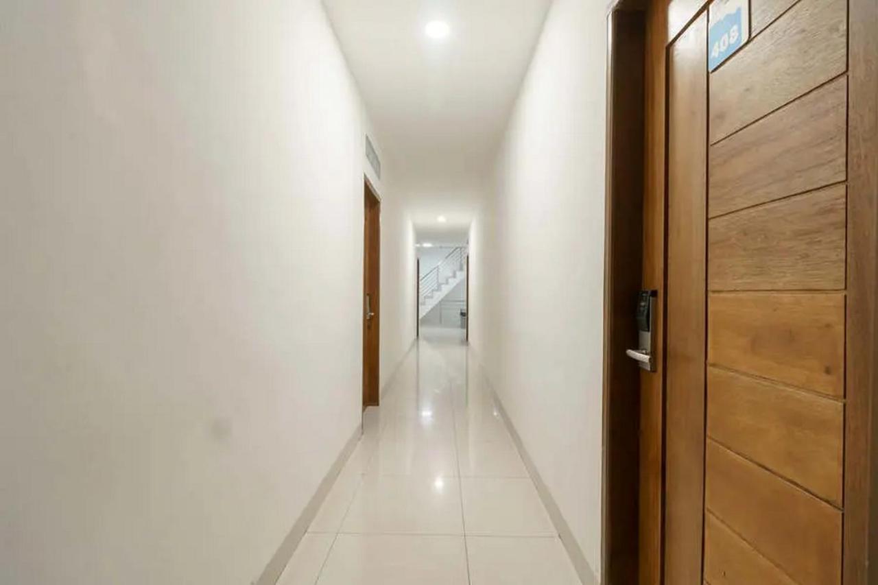 Reddoorz Plus @ Cemara Asri Medan Esterno foto